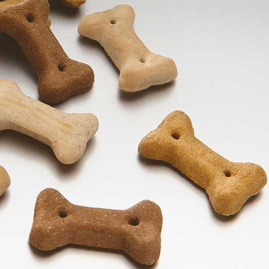 Hundefutter MERA Backwaren Miniknochen Mix knuspriger Hundesnack in mini Knochenform